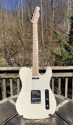 2019 SQUIER BY FENDER AFFINITY SERIES TELECASTER ARCTIC WHITE