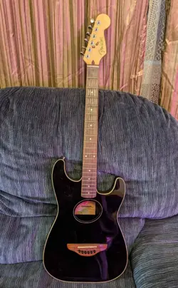 FENDER STRAT-O-COUSTIC