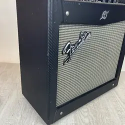 MUSTANG AMP