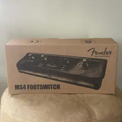 FENDER MUSTANG -MS4