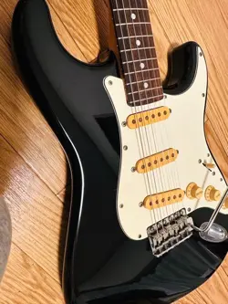 FENDER JAPAN ST-33R VINTAGE STRATOCASTER GUITAR BLACK MADE IN JAPAN