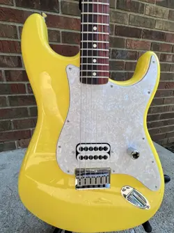 FENDER TOM DELONGE STRATOCASTER ELECTRIC GUITAR - GRAFFITI YELLOW