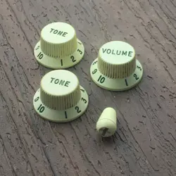 VINTAGE REISSUE STRAT