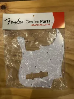 FENDER PICKGUARD JAPAN-ONLY WHITE