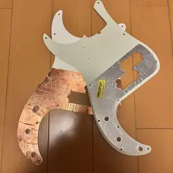 FENDER PRECISION PICKGUARD