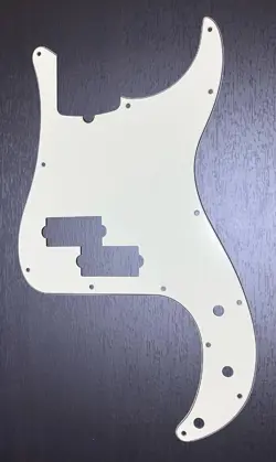GENUINE FENDER AMERICAN PROFESSIONAL PRECISION  PICKGUARD