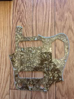 PICKGUARD OLIVE COLOR