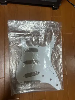 PICKGUARD FENDER STRATO