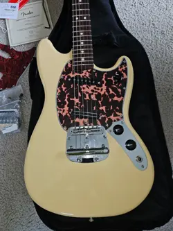 MUSTANG STRING ROSEWOOD