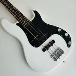 SQUIRER PRECISION BASS