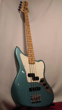 BASS PLAYER JAGUAR