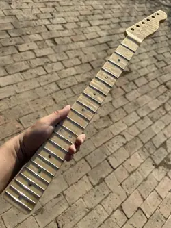 ROUND HEAD S S 21FRETS NATURAL COLOR TIGER MAPLE ELECTRIC GUITAR NECK FENDER