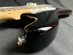 COLLECTION STRATOCASTER BLACK