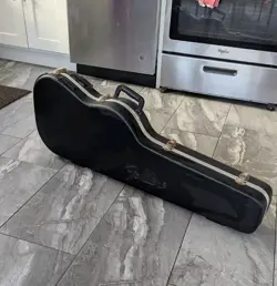 FENDER 2012 USA BLACK STRATOCASTER OR TELECASTER HARDSHELL CASE