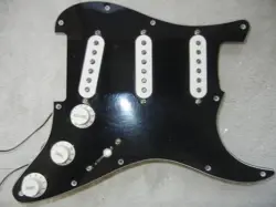 GENUINE FENDER STRATOCASTER SSS LOADED BLACK PICKGUARD WITH ALNICO V PICKUPS