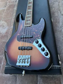 SUNBURST DELUXE JAZZ