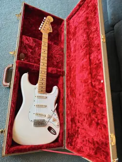 STRATOCASTER W/ CUSTOM