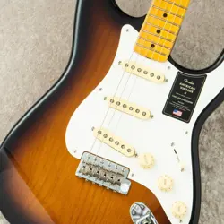FENDER AMERICAN VINTAGE II 1957 STRATOCASTER -2-COLOR SUNBURST- 3.49KG