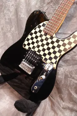 SQUIER BY FENDER AVRIL LAVIGNE TELECASTER USED BASSWOOD BODY BLACK W/HARD CASE