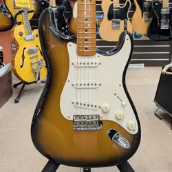 FENDER USA AMERICAN VINTAGE '57 STRATOCASTER USED ALDERBODY MAPLENECK W/HARDCASE