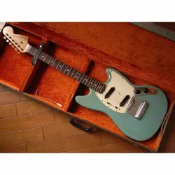 FENDER USA MUSTANG NO.LG1381