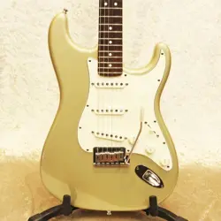 AMERICAN STRATOCASTER GOLD