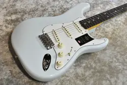 FENDER AMERICAN VINTAGE II 1965 STRATOCASTER SONIC BLUE