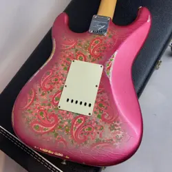 STRATOCASTER AGED PINK