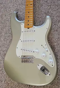 W/DIMARZIO AREA PICKUPS