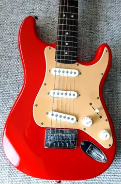 STRAT SQUIER 3/4