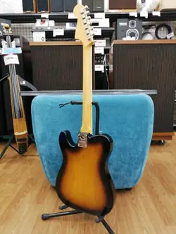 FENDER JAZZ-TELE