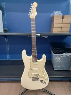 FENDER USA AM DLX ST/R ELECTRIC GUITAR SAFE DELIVERY FROM JAPAN