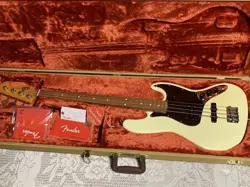 FENDER CLASSIC SERIES '60S JAZZ BASS SAFE PACKING!