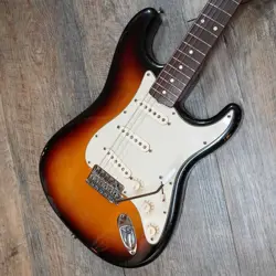 FENDER AMERICAN VINTAGE '62 STRATOCASTER 2003 USED ALDER SUNBURST W/SOFT CASE