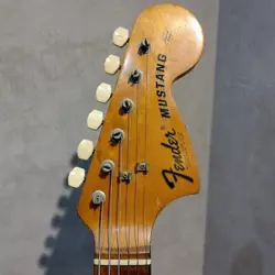 FENDER MUSTANG 1976