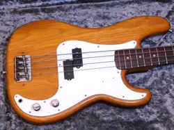 FENDER PRECISION BASS '77 (1977)(250324)