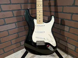 FENDER ERIC CLAPTON STRATOCASTER - MAPLE FINGERBOARD - BLACKIE - 2005