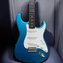 ST-40 STRATOCASTER USED