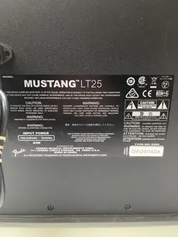 AMP MUSTANG LT25