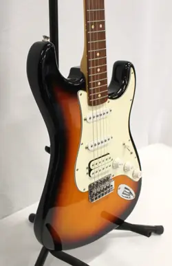 2000/2001 FENDER STRATOCASTER 6-STRING ELECTRIC GUITAR SUNBURST - MADE IN MEXICO