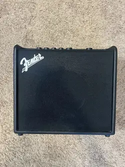FENDER MUSTANG LT25 ELECTRIC GUITAR AMP WITH POWER CABLE
