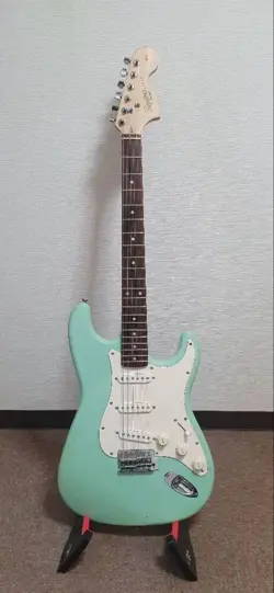 LIMITED COLOR SQUIRTOCASTER FENDER