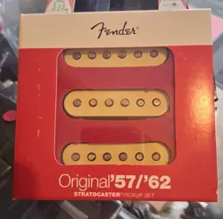 FENDER PURE VINTAGE '57/'62 STRATOCASTER PICKUPS, SET OF 3, AGED WHITE