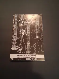 2002 FENDER GUITAR AND BASS MANUAL