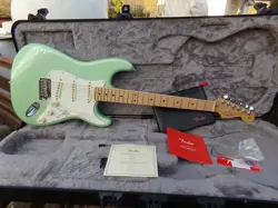 FENDER STRATOCASTER W/ALL
