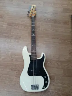 FENDER JAPAN PB70 ELECTRIC BASS GUITAR - USED, GREAT CONDITION