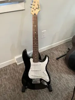 FENDER SQUIER MINI STRATOCASTER