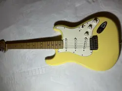 FENDER STRATOCASTER PLAYERS SERIES BUTTERCREAM