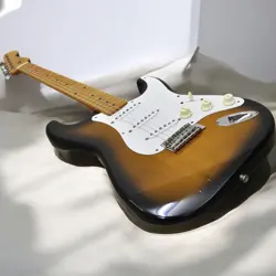 ST-57 STRATOCASTER 3-TONE