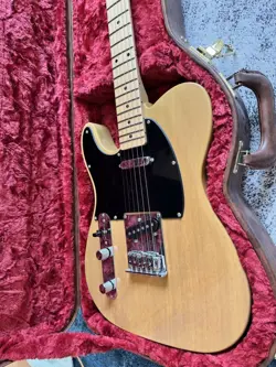 FENDER LEFT-HANDED BUTTERSCOTCH